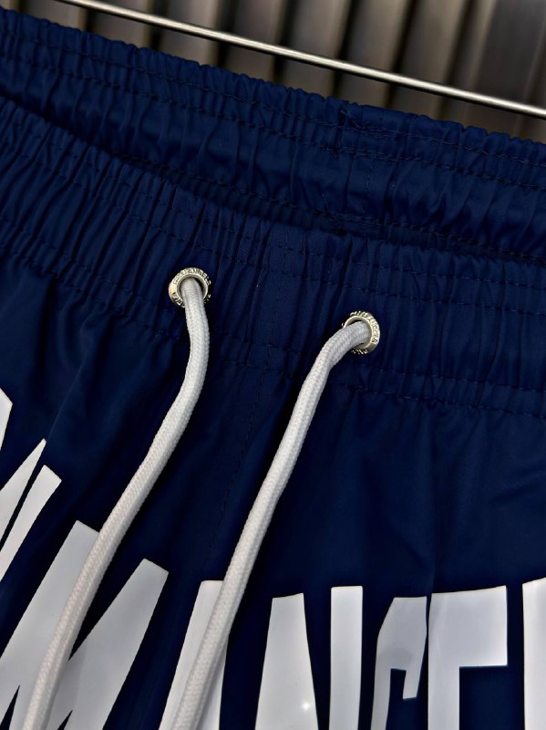Apparel — TGdM_wJVMlb_ view