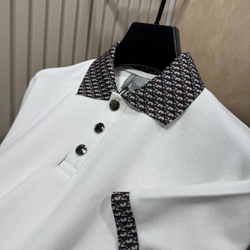 Apparel — TGdUrNOL9jNq view