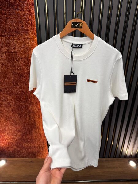 Apparel — TGdZrdXkv7Q0 view 4