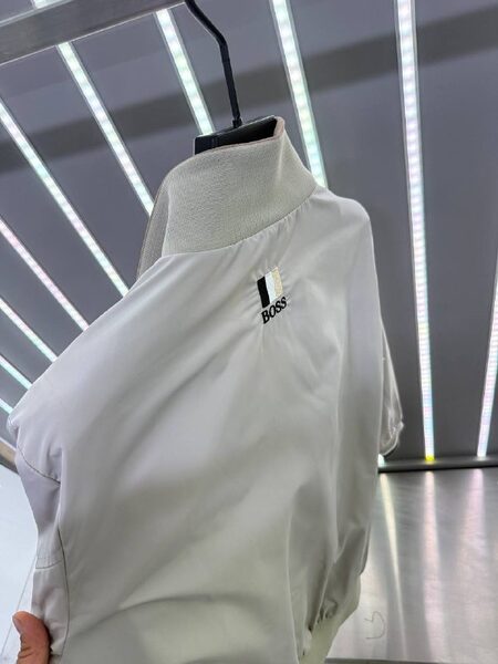 Apparel — TGderzyDK6zM view 3