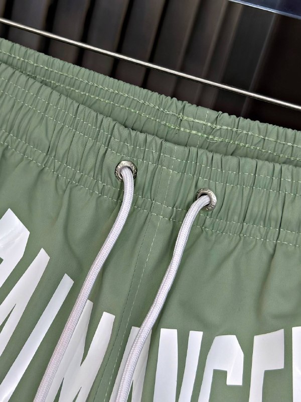 Apparel — TGdg5hB-oKW1 view