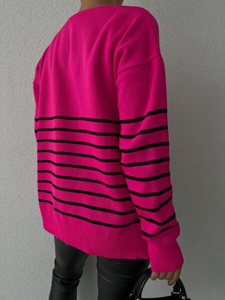 Apparel — TGdi8CHuXF0B view 5