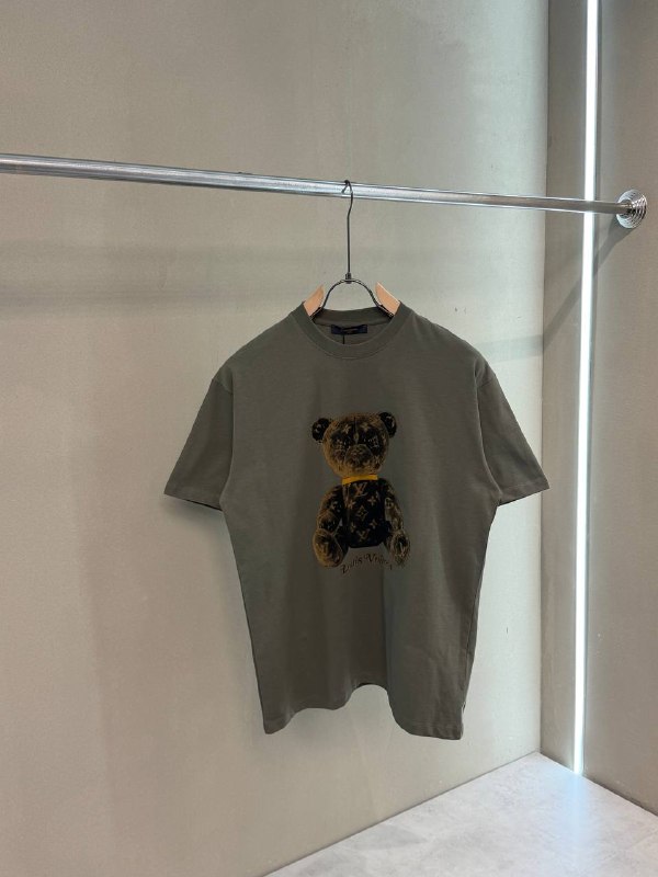Apparel — TGdlcO6AXb-y view