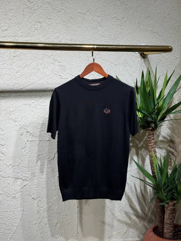 Apparel — TGe1c05dMI3V