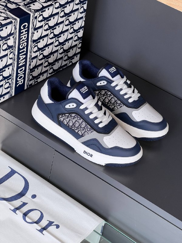 Men's Sneakers — TGe5AZKgLp_I