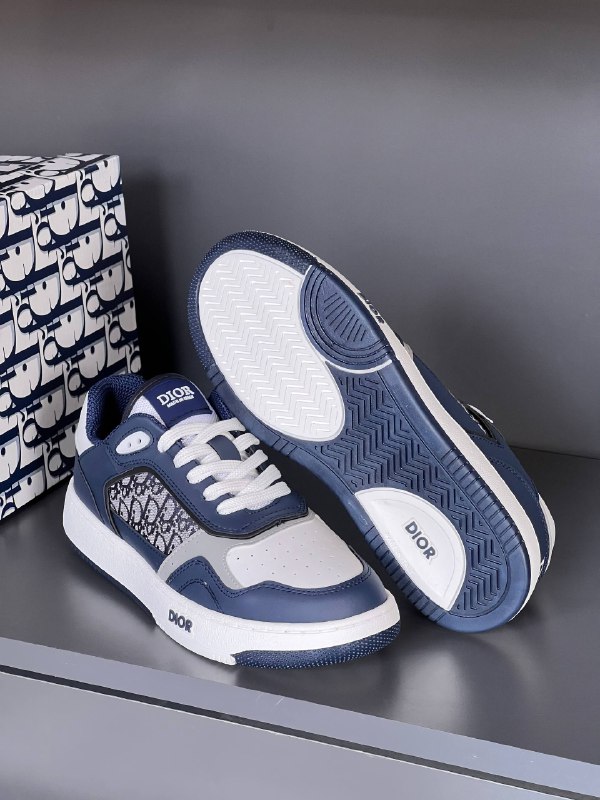 Men's Sneakers — TGe5AZKgLp_I view
