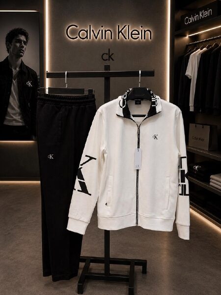 Apparel — TGeJu58UpAgK view 3