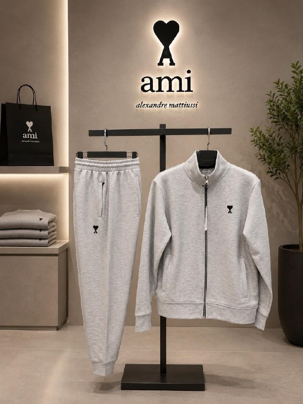 Apparel — TGeLHMBlCcEw