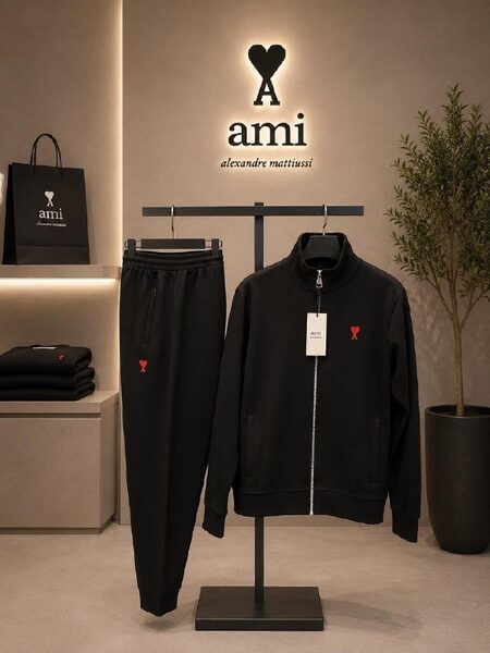Apparel — TGeLHMBlCcEw view 2