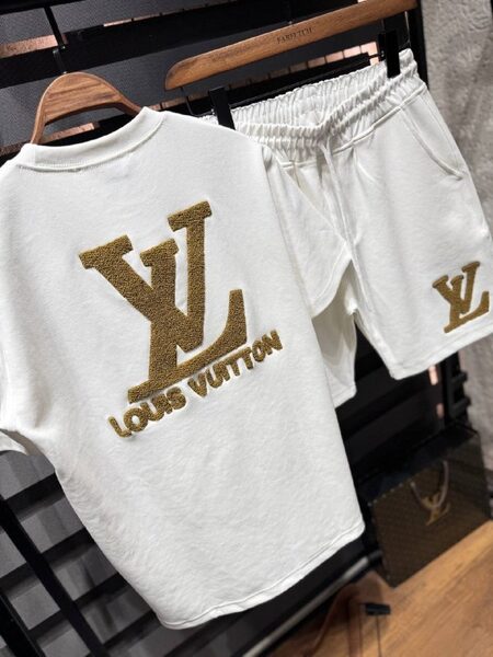 Apparel — TGeMH6X0ScYA