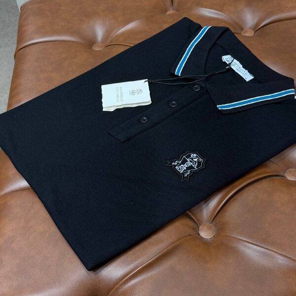 Apparel — TGeU2C4EyAAN