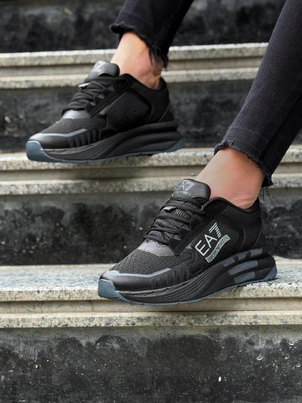 Men's Sneakers — TGeVb3P0DQYc view