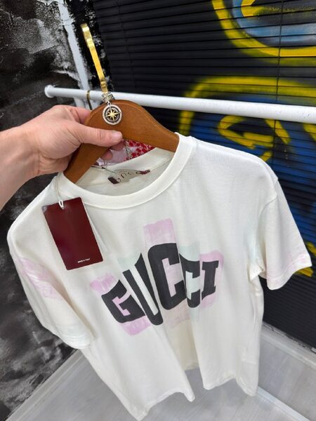 Apparel — TGeVvQikWmKk view 2