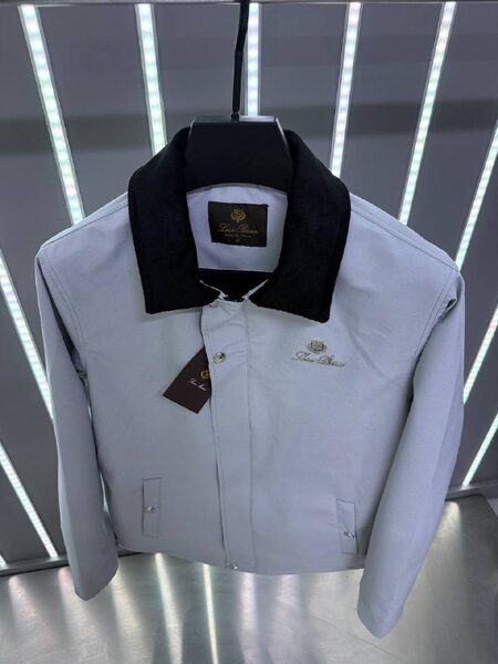 Apparel — TGefL9HLOOmr view 3