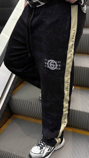 Apparel — TGefeoUgUMJM view 3