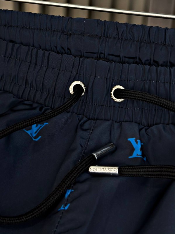 Apparel — TGf1cIBpiva7 view