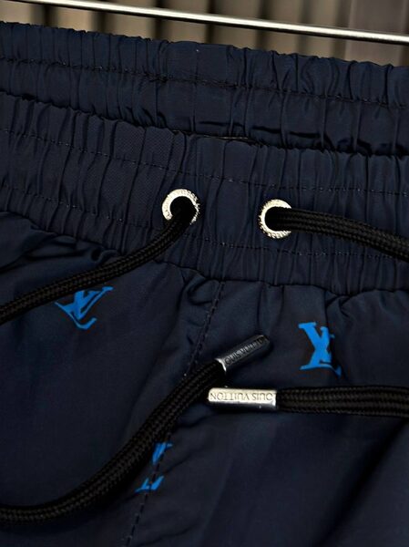 Apparel — TGf1cIBpiva7 view 3