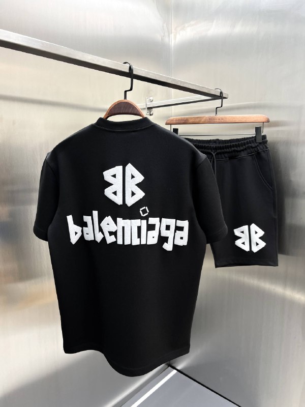 Apparel — TGfOY8varugO