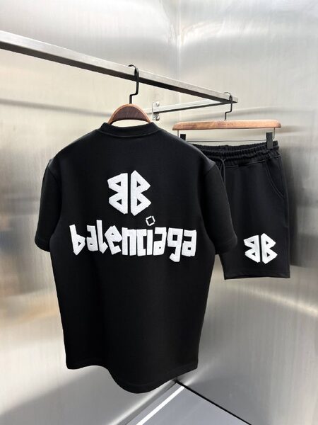 Apparel — TGfOY8varugO