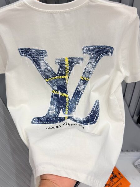 Apparel — TGfZ_veQMfrW view 2