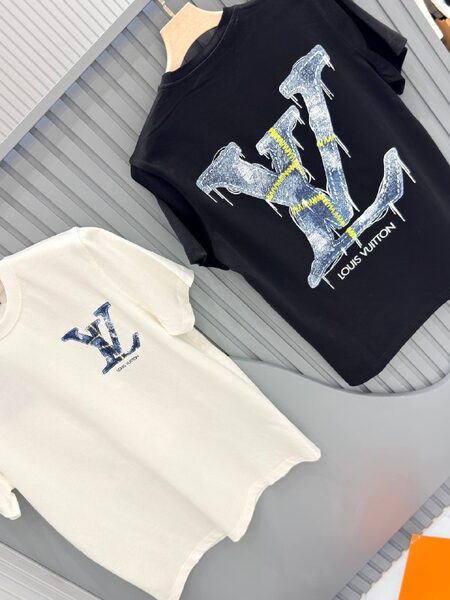 Apparel — TGfZ_veQMfrW view 4