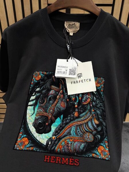 Apparel — TGfqaApX4i_e view 2