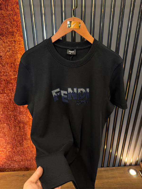 Apparel — TGfvRVZkoHiA view