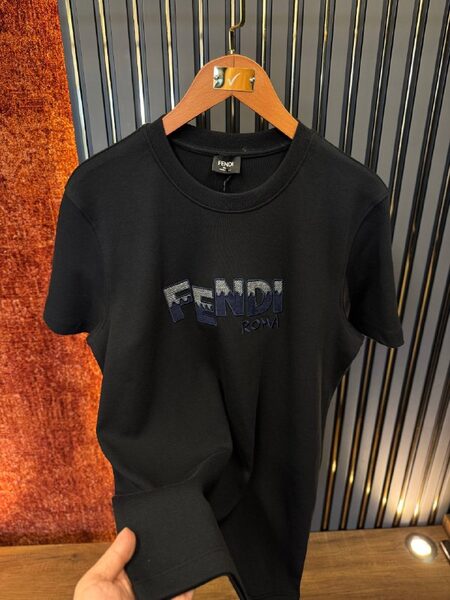 Apparel — TGfvRVZkoHiA view 4