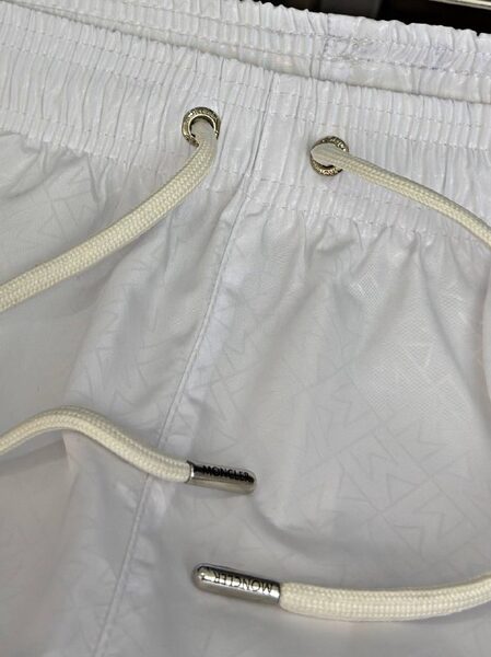 Apparel — TGg1Q7Fz2RJ0 view 2