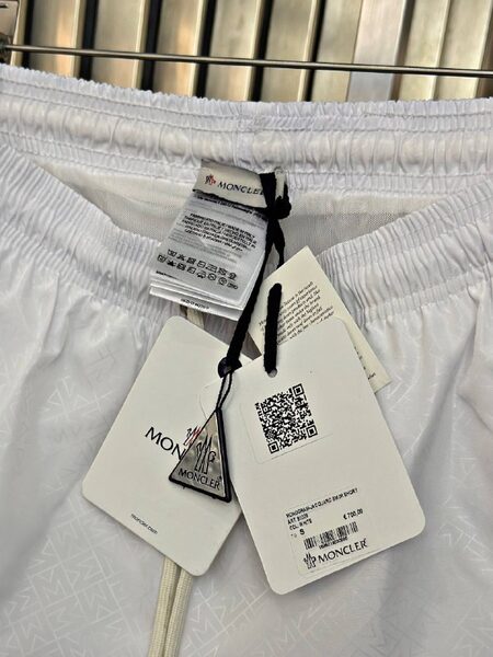 Apparel — TGg1Q7Fz2RJ0 view 5