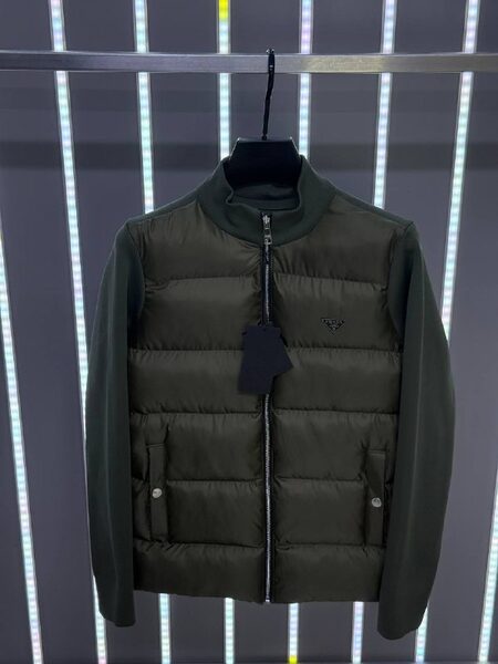 Apparel — TGg3FoOVUA4_