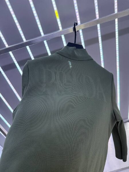 Apparel — TGg3FoOVUA4_ view 3