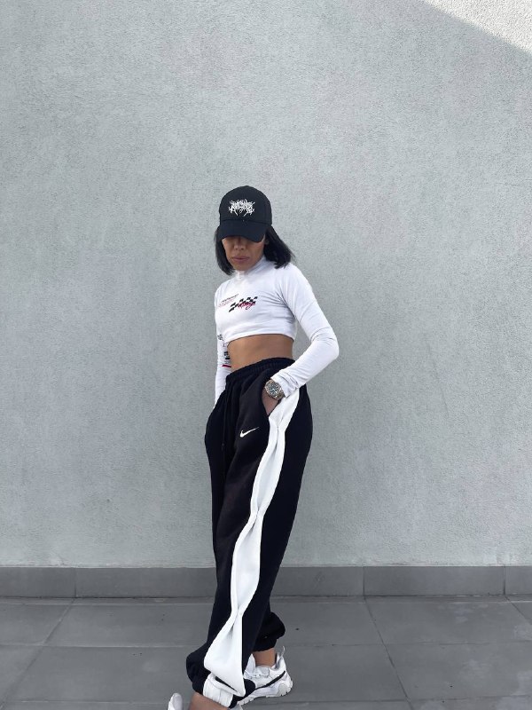 Apparel — TGgdrwdMgDM8