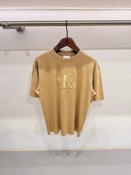 Apparel — TGh0ESrrnV0e view 2