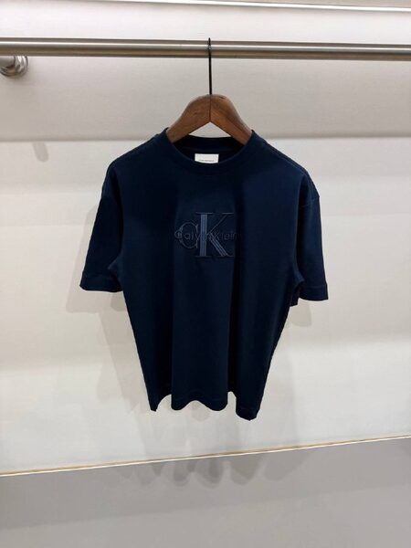 Apparel — TGh0ESrrnV0e view 4