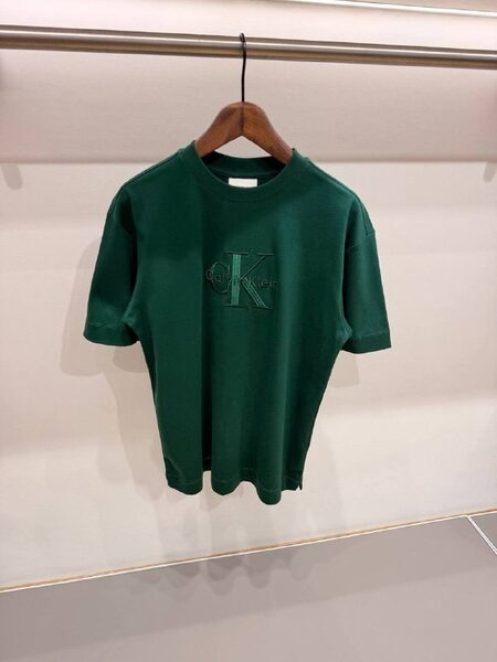 Apparel — TGh0ESrrnV0e view 5
