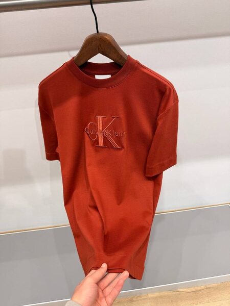 Apparel — TGh0ESrrnV0e view 7