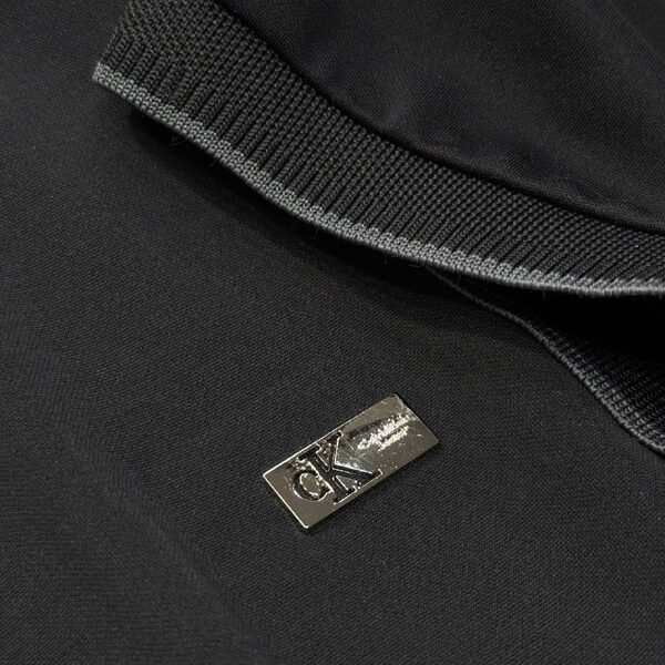 Apparel — TGh8yi2sFZT6 view 2