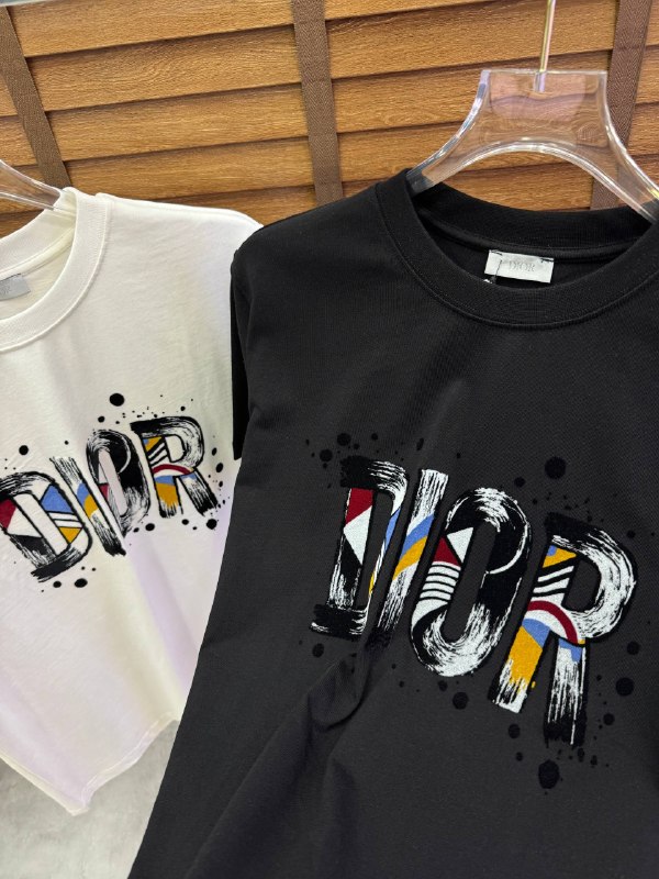 Apparel — TGhbbD5oLxl4 view