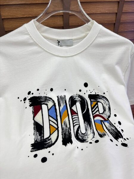 Apparel — TGhbbD5oLxl4 view 4