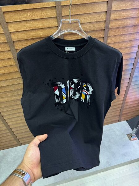 Apparel — TGhbbD5oLxl4 view 5