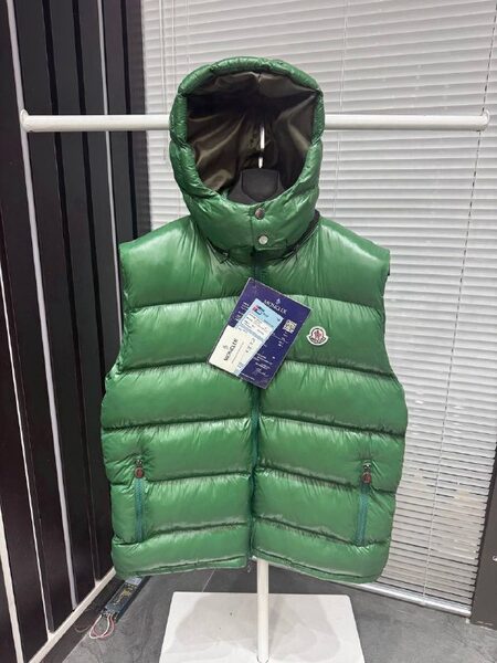 Apparel — TGhn8K2MPGbA view 3