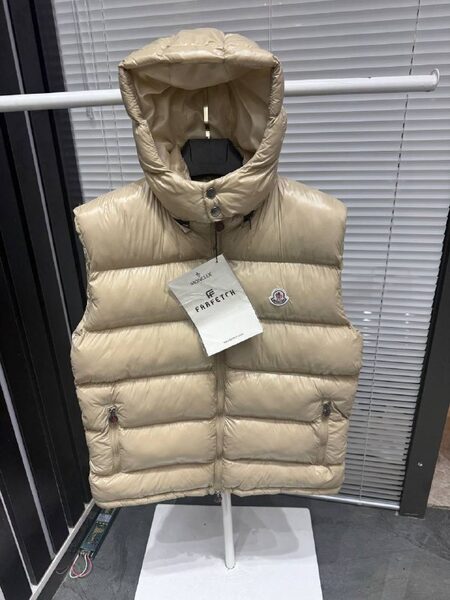 Apparel — TGhn8K2MPGbA view 4