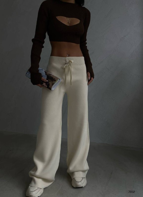 Apparel — TGhpWIowD27_ view