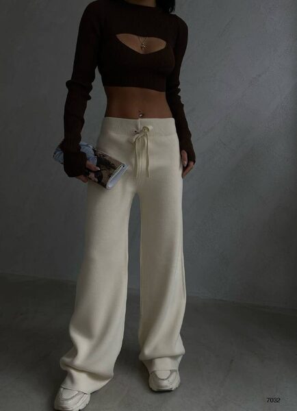 Apparel — TGhpWIowD27_ view 4