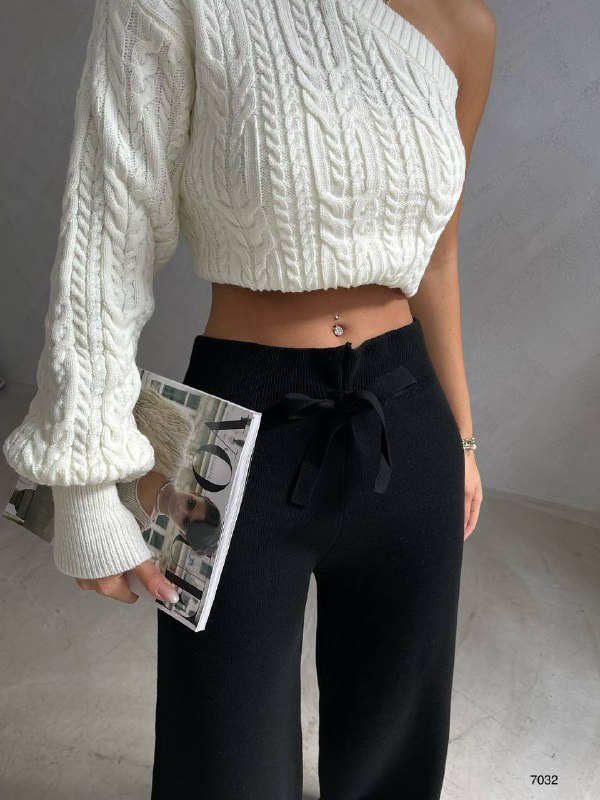 Apparel — TGhpWIowD27_ view