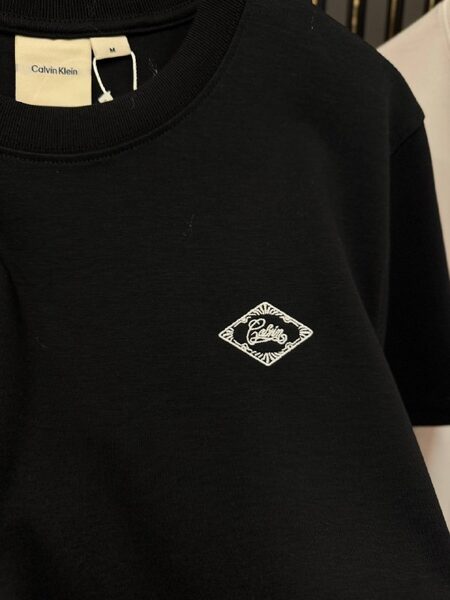 Apparel — TGi6Q7kaP9fE view 7