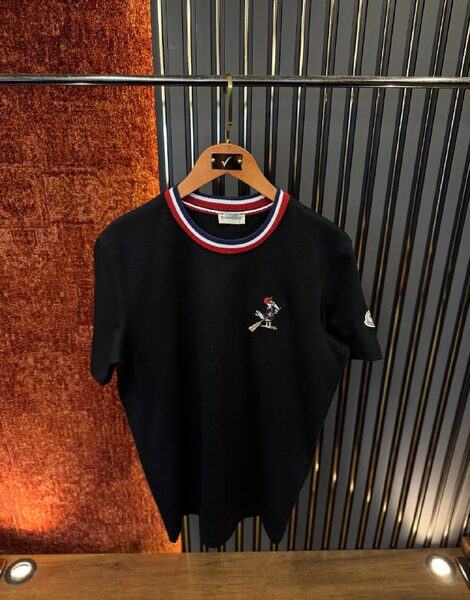 Apparel — TGiWUXDotj4f view 2