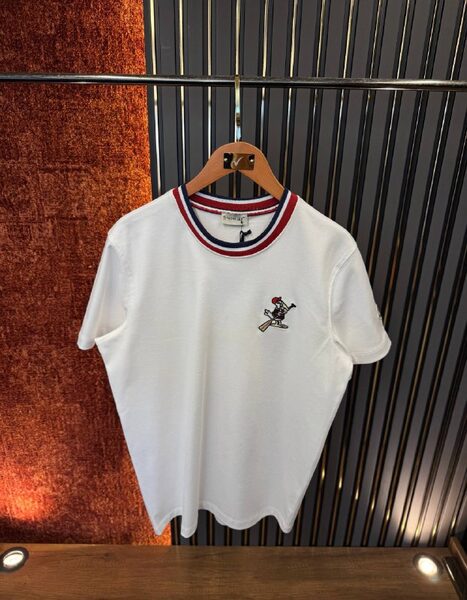 Apparel — TGiWUXDotj4f view 4