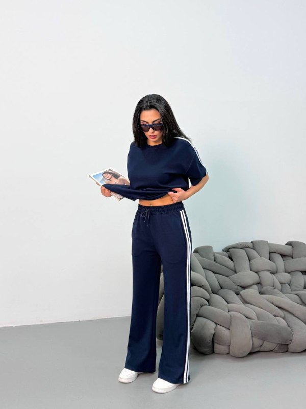 Apparel — TGia1MhdmlDA